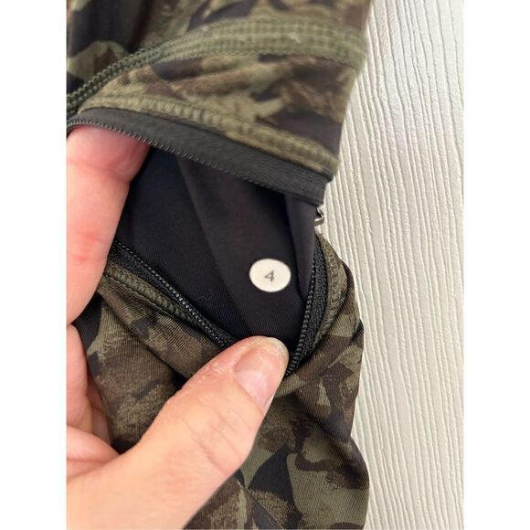 Lululemon Run: Top Speed Crop *Full-On Luxtreme
Mystic Jungle Fatigue Green Blac - Picture 8 of 13